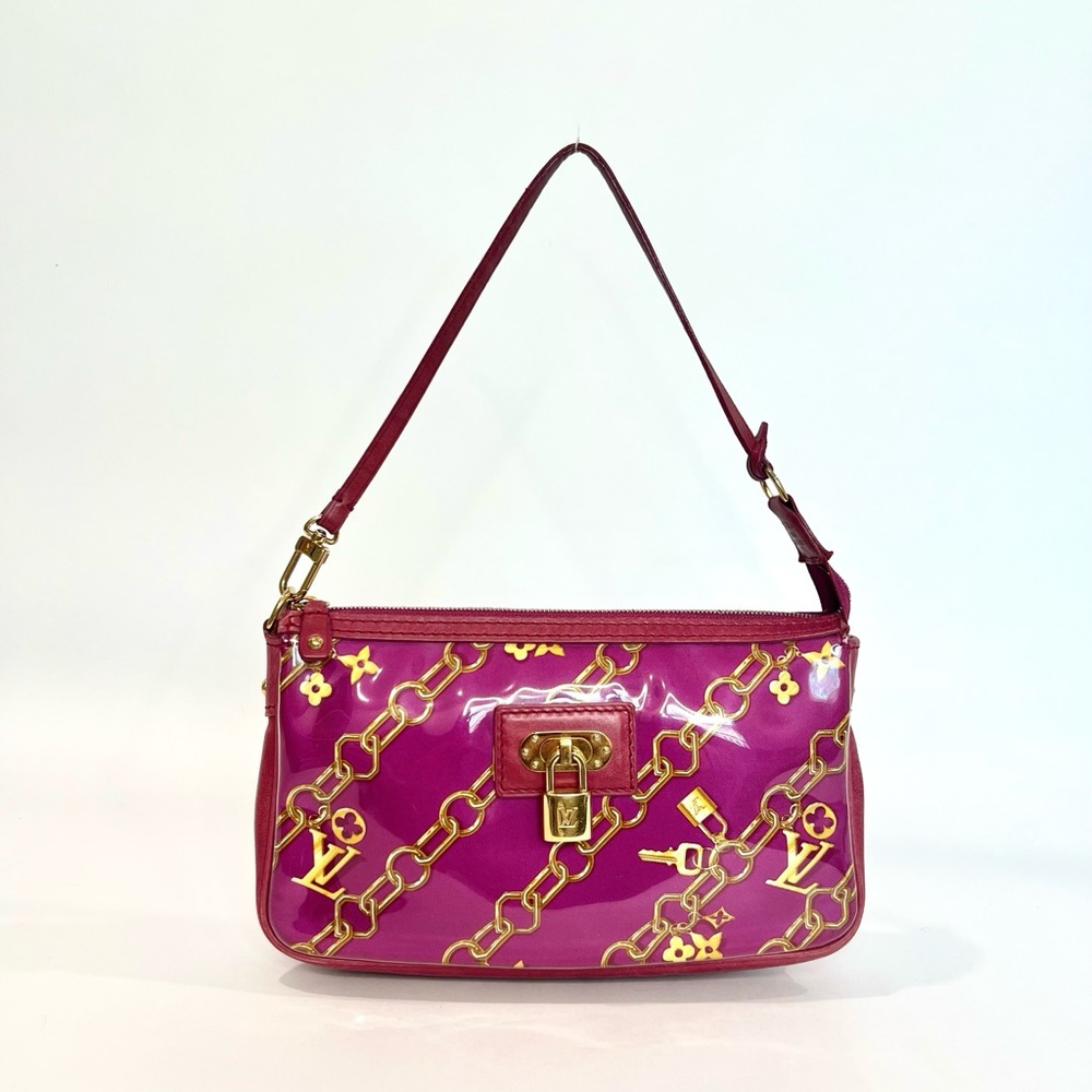 ✨SOLD✨ Vintage Louis Vuitton Pink Lock & Chain Pochette